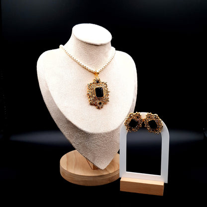 EMERALD SET WITH BEAD CHAIN image 3