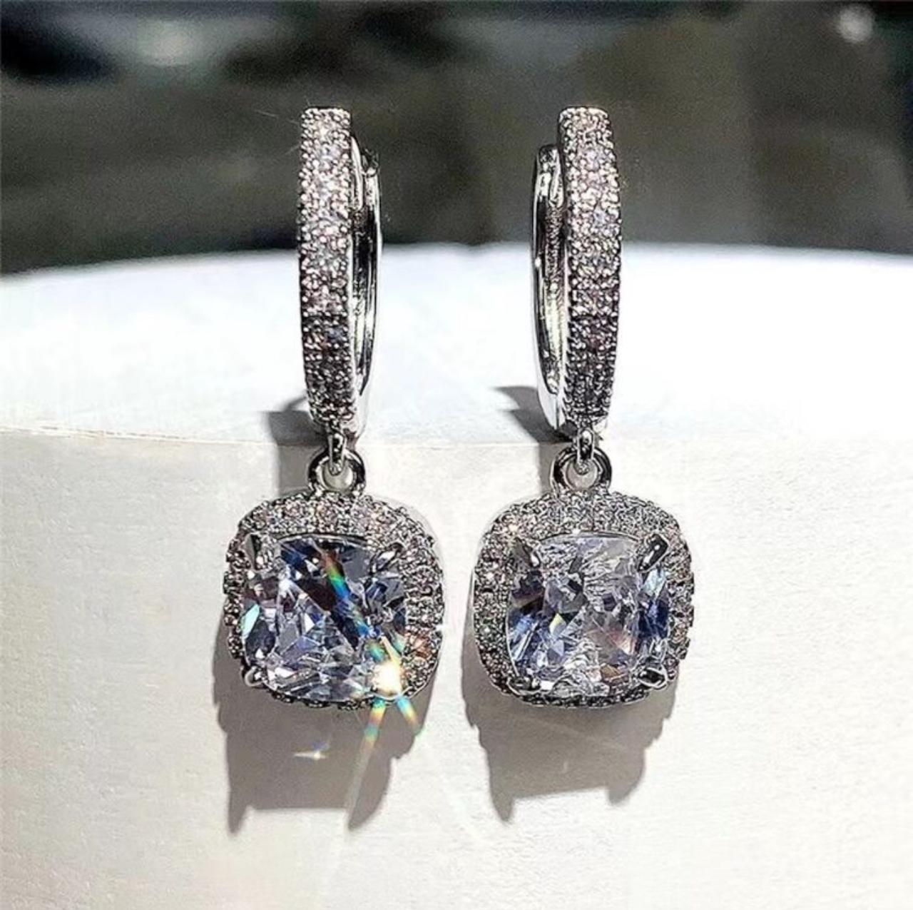 Square Shaped Shimmering Cubic Zirconia Inlaid Earrings image 2