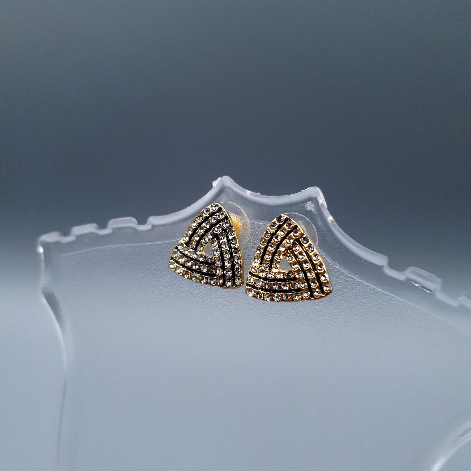 TRIANGLE BLACK & GOLDEN image 4
