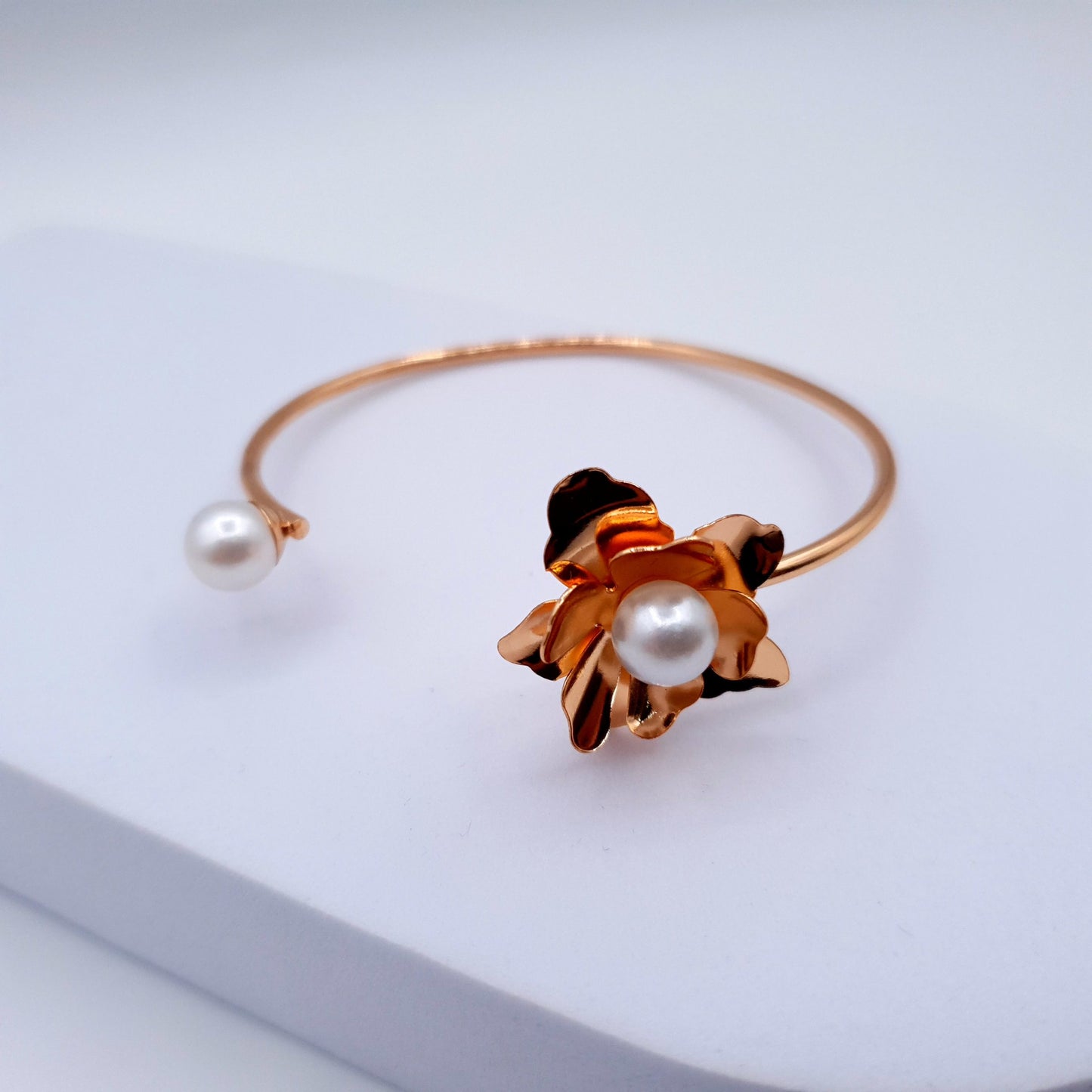 FLOWER PEARLED BRACELET image 3