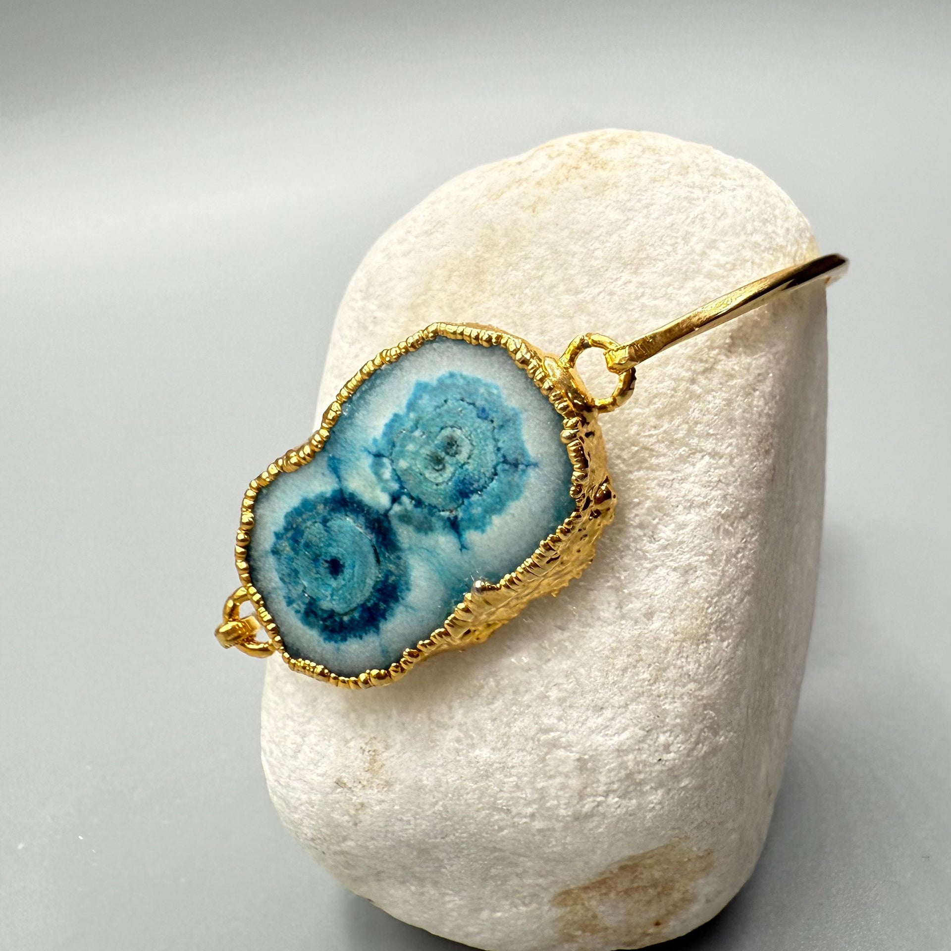 Adjustable Boho-Chic Natural Crystal Flower Bangle image 12
