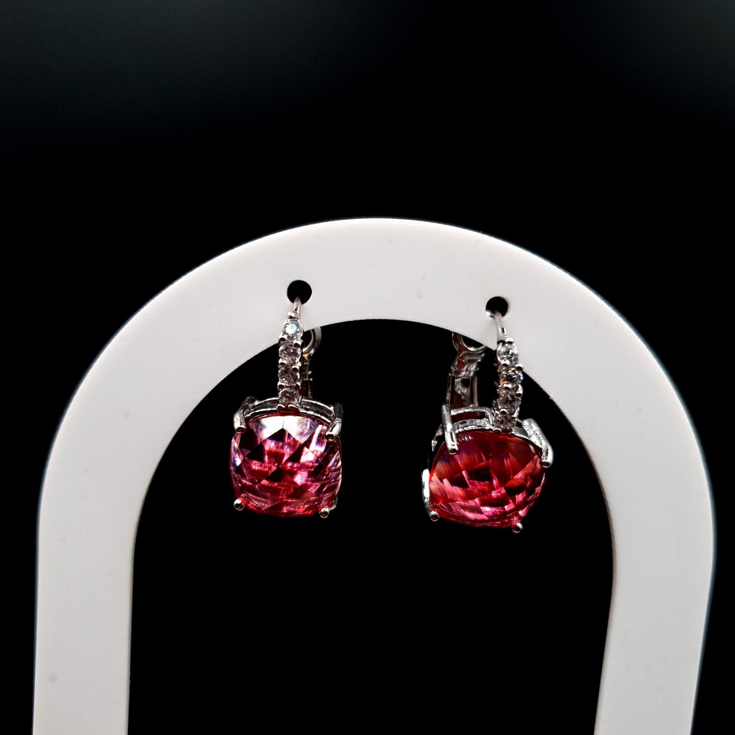 CUSHION EAR HOOPS image 5