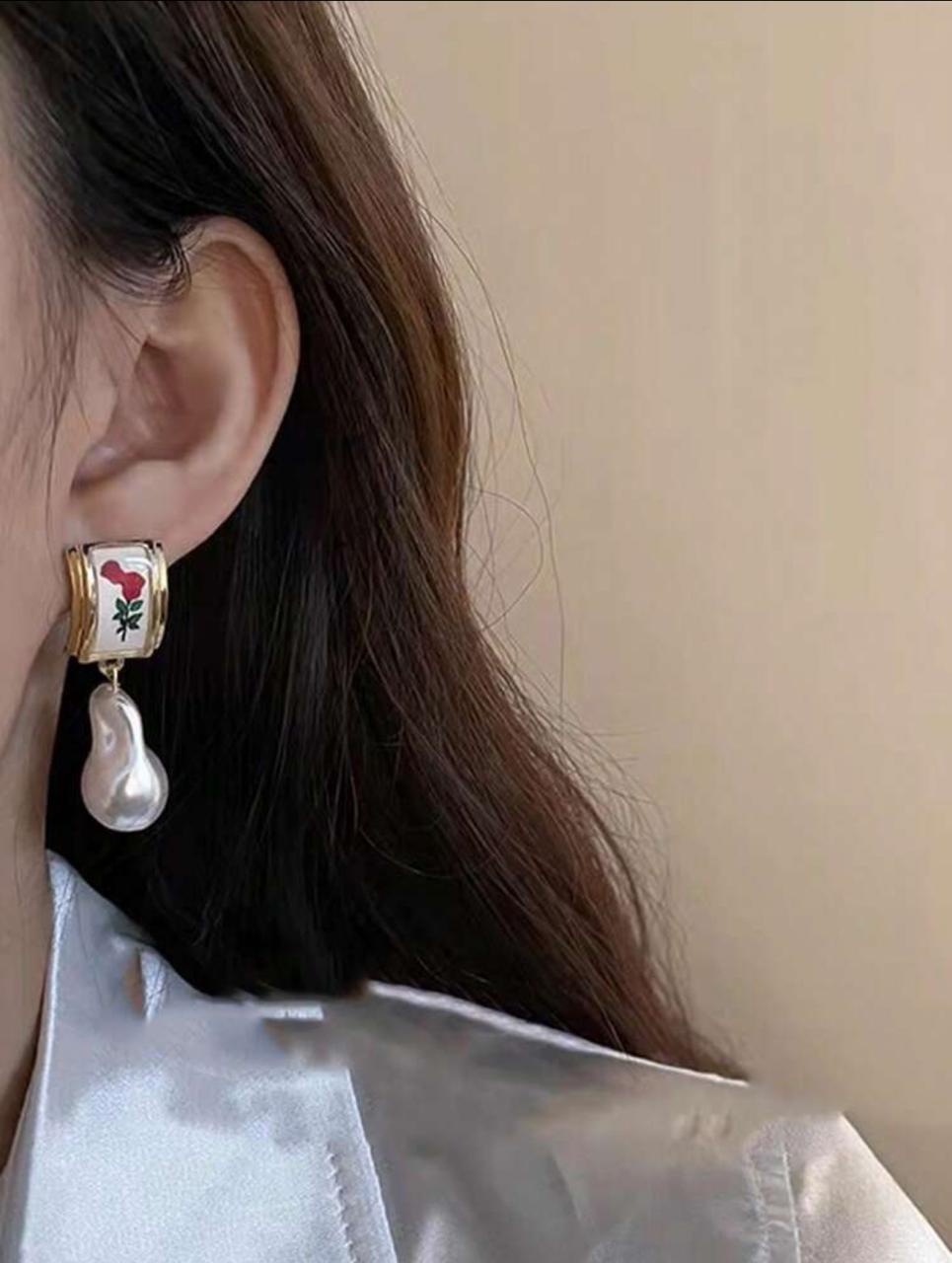 RECTANGLE & FAUX PEARL DROP image 2