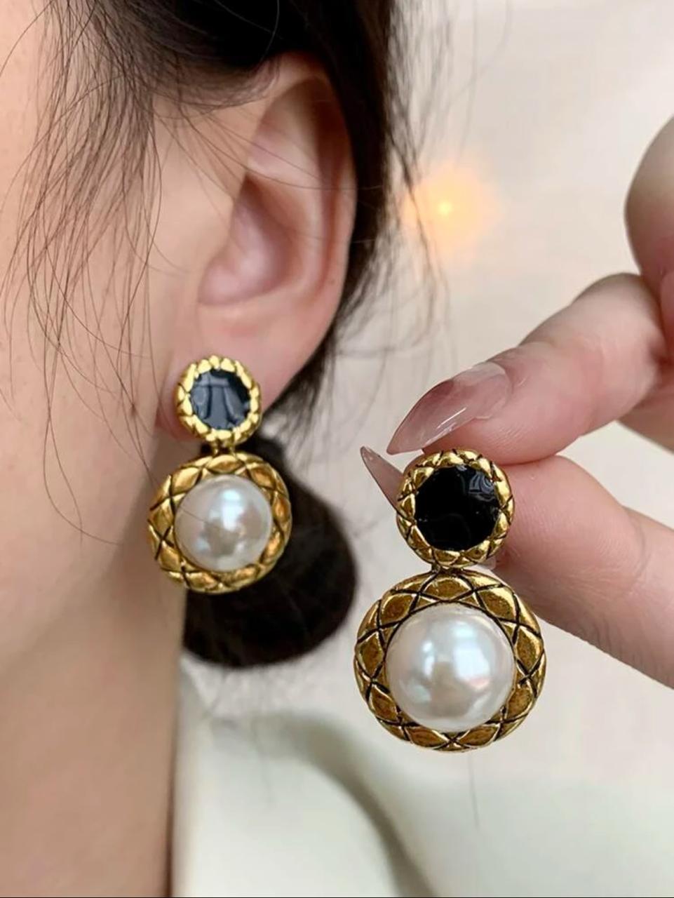 FAUX PEARL D?COR ROUND DROP EARRINGS image 3