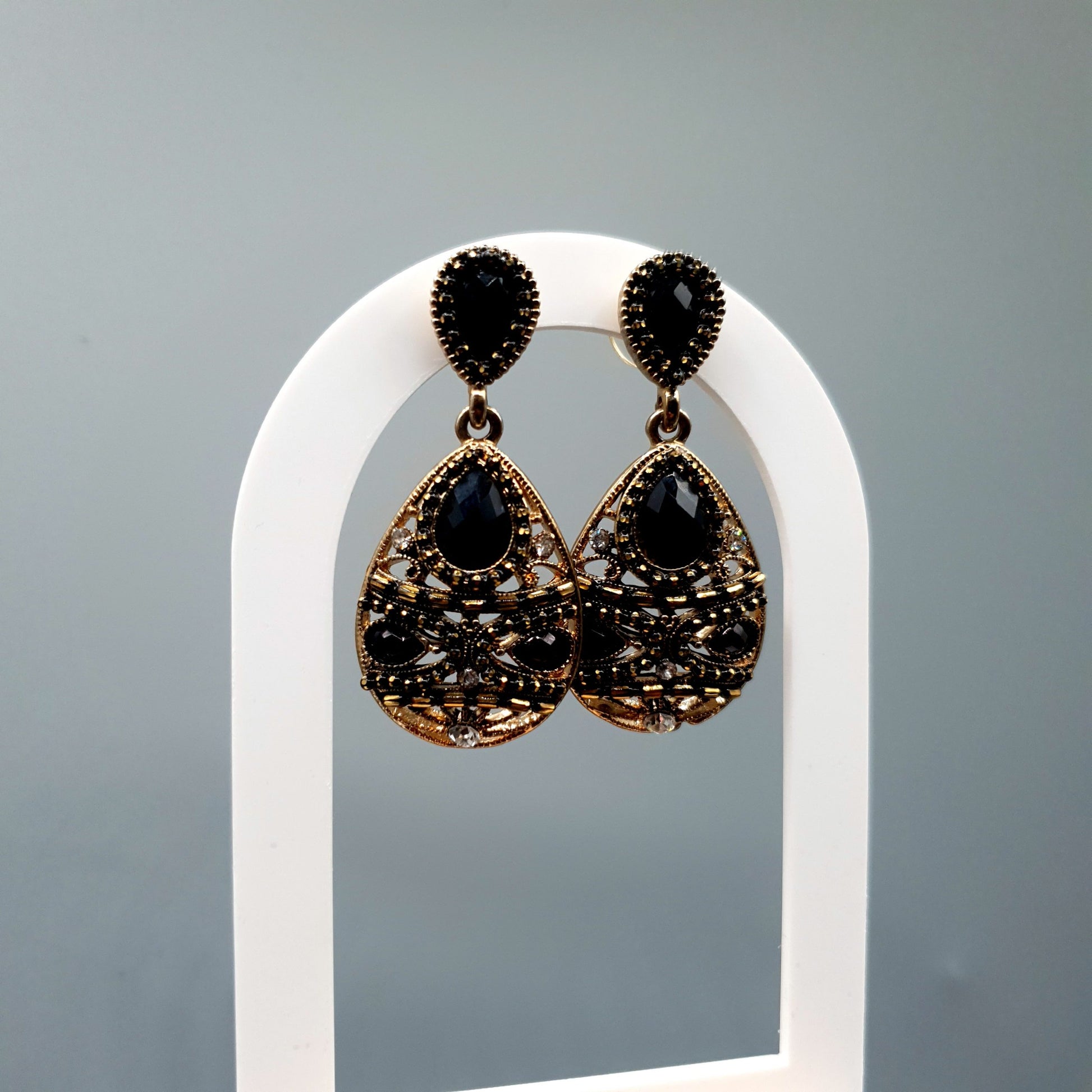 ANTIQUE BLACK STONES image 4