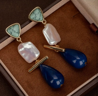 Elegant Vintage-Inspired Teardrop Earrings image 2