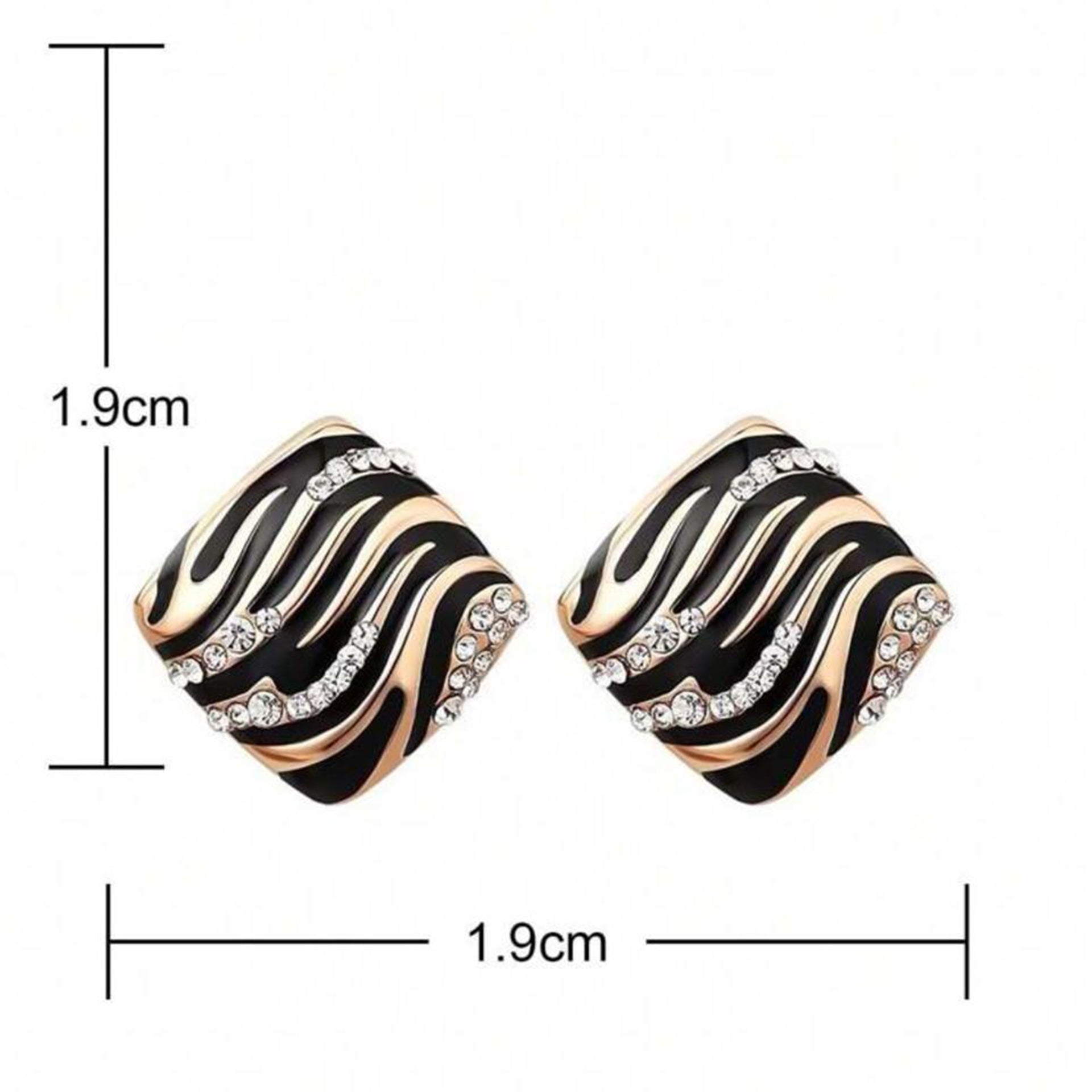 GEOMETRIC SQUARE METAL STUD image 4