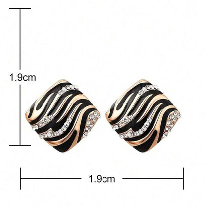GEOMETRIC SQUARE METAL STUD image 4