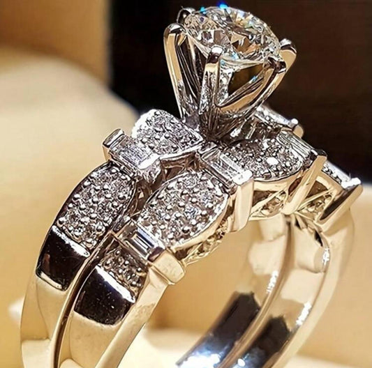 LUXURIOUS ROUND CUT WHITE CUBIC ZIRCONIA PARTY RING image 0