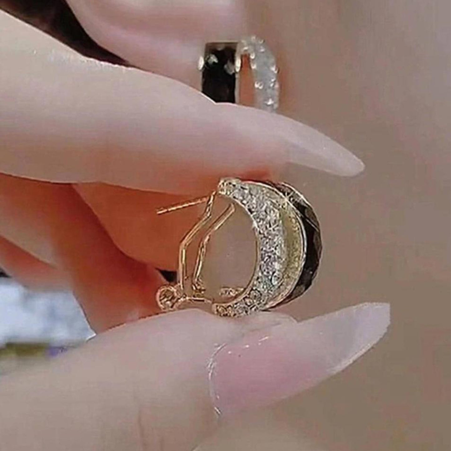 RHINESTONE DÉCOR image 3