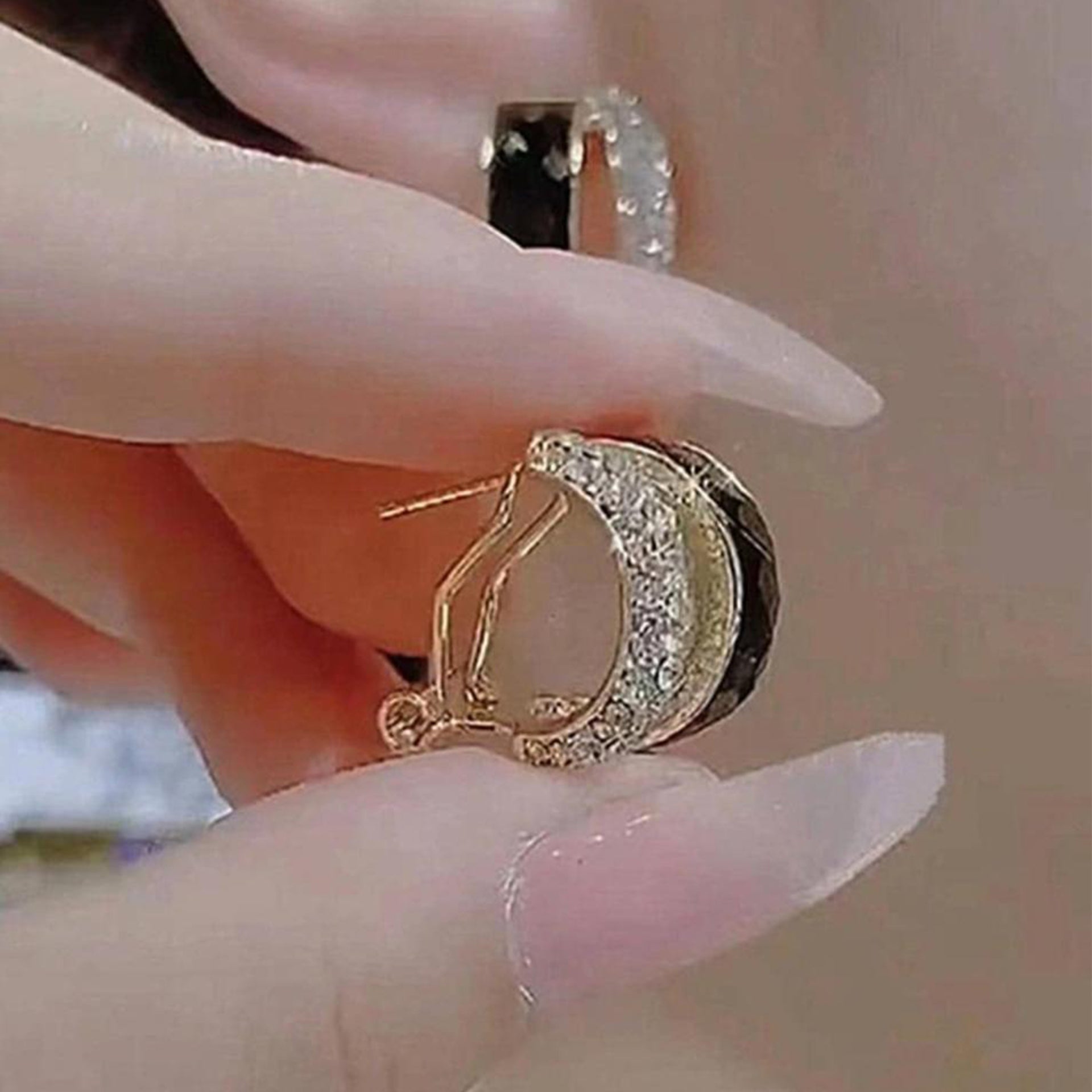 RHINESTONE DÉCOR image 3