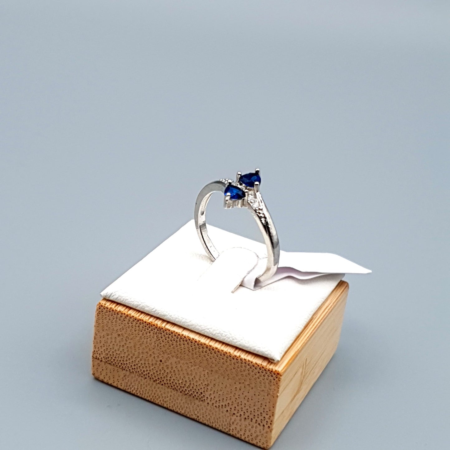 SIMPLE BEAUTIFUL RING image 0