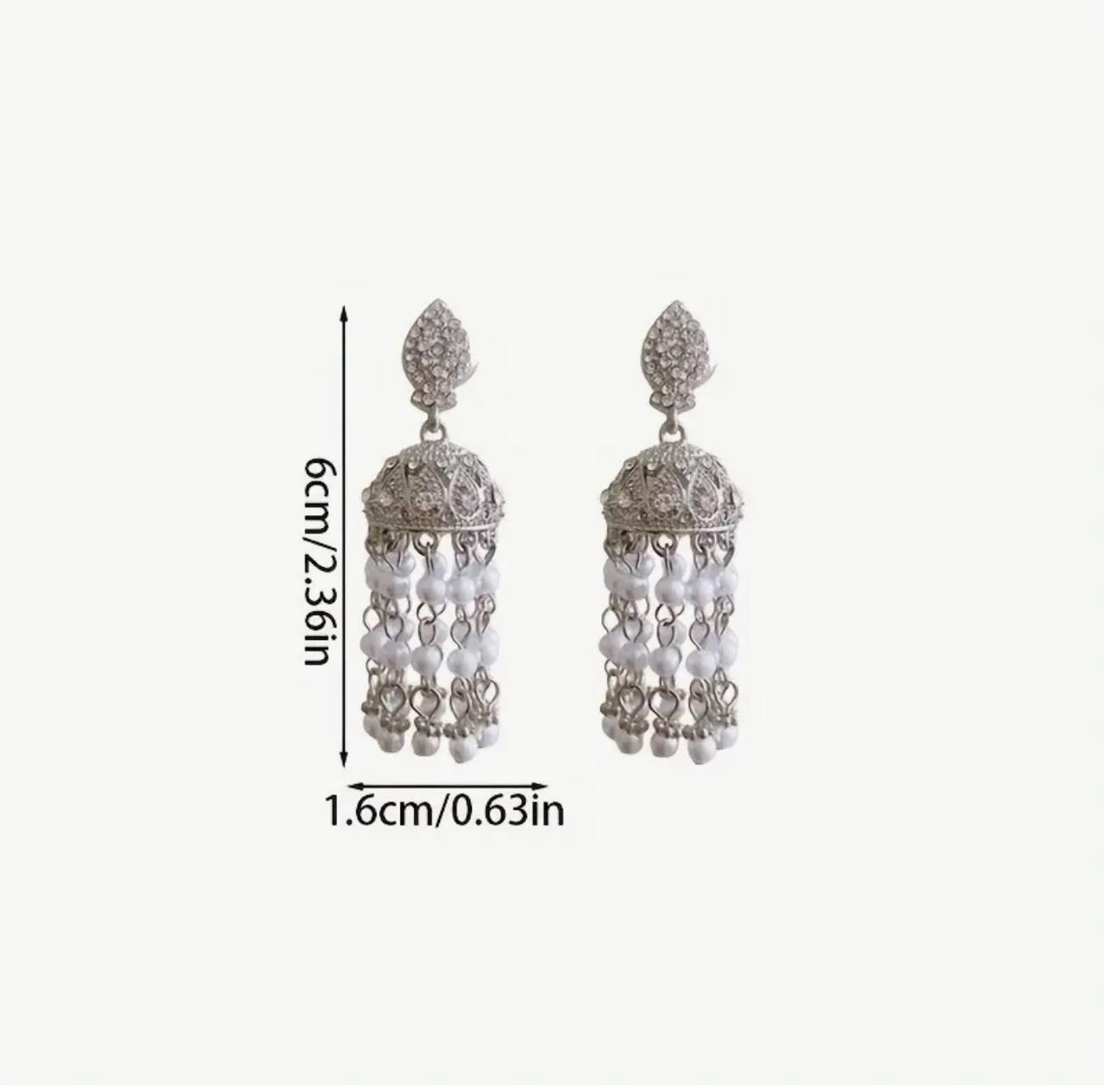 A Pair Of Dazzling Tassel, Imitating Pearls image 4