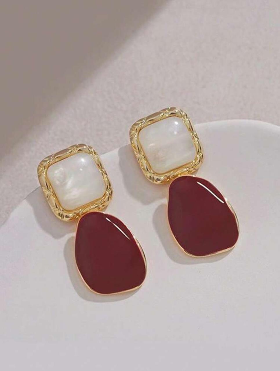 TRENDY ZINC ALLOY GEOMETRIC DROP EARRINGS - Burgendy image