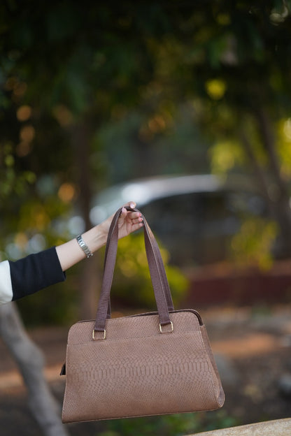 Upgrade your fashion game with this elegant and versatile genuine leather handbag (Premium Quality) image 1