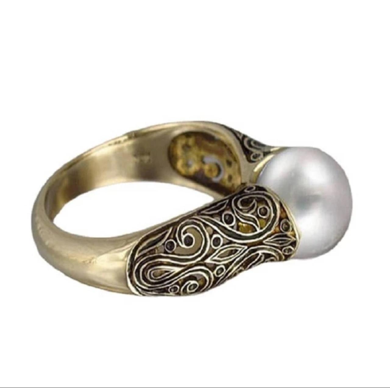 VINTAGE GOLDEN INLAID SYNTHETIC FAUX PEARL RING image 1