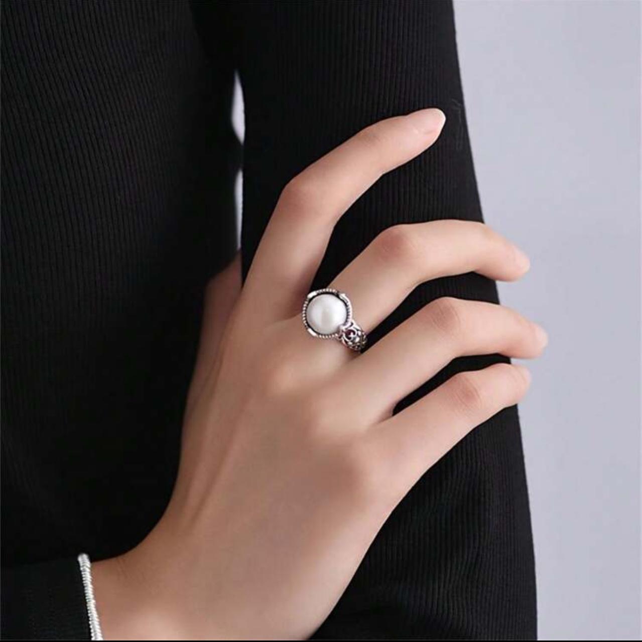 RETRO BIG FAUX PEARL RING image 3