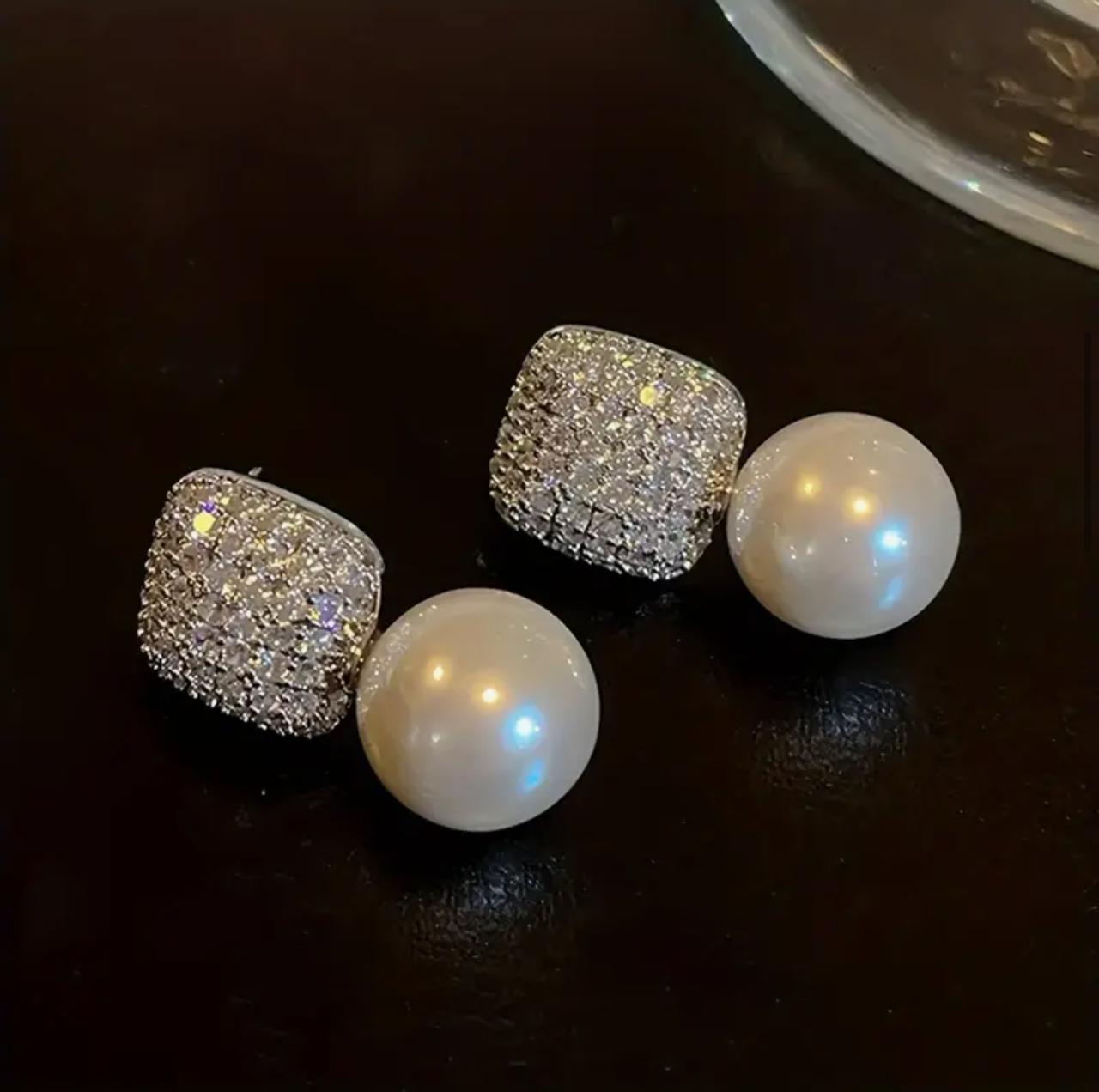 Luxury Women's Earrings With Crystal & Pearls, Suitable For Yearound Wear image 2
