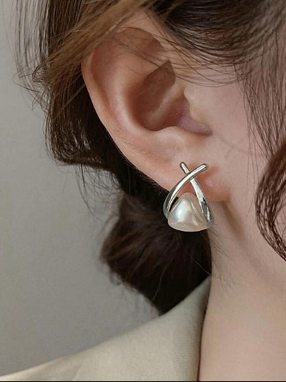 FAUX PEARL FISH SHAPED ELEGANT STUD image 1