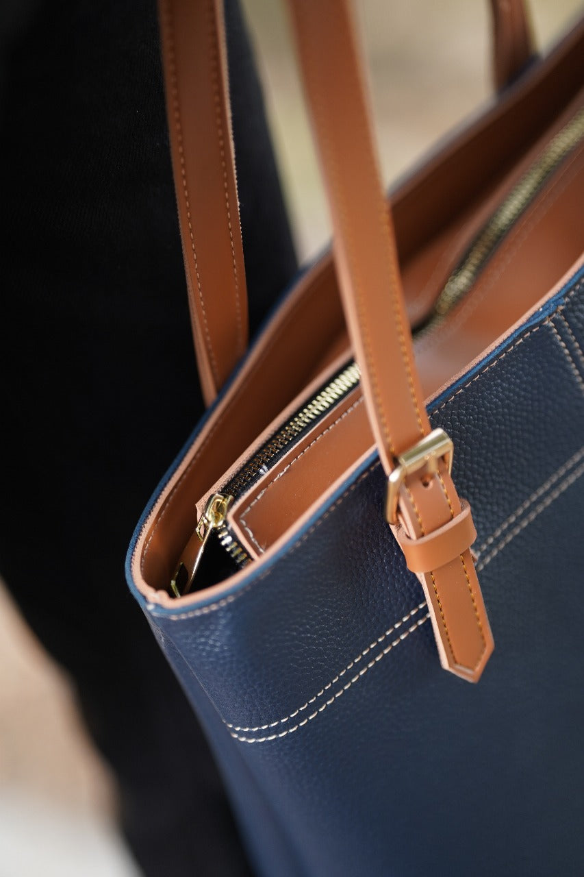 Make a statement with this stylish and sophisticated handbag, premium quality, textured material in a striking multicolor combination image 5