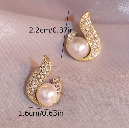 French Style Personalized Fashionable and Versatile High-end Stud image 4