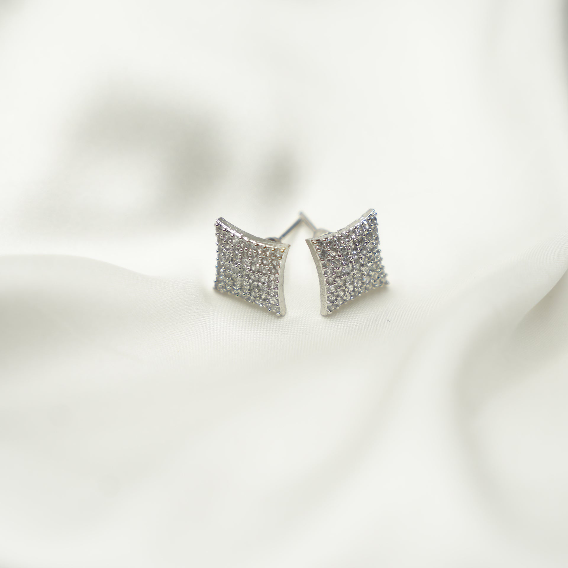 SQUARE STYLE-SILVER, GOLDEN & BLACK image 6