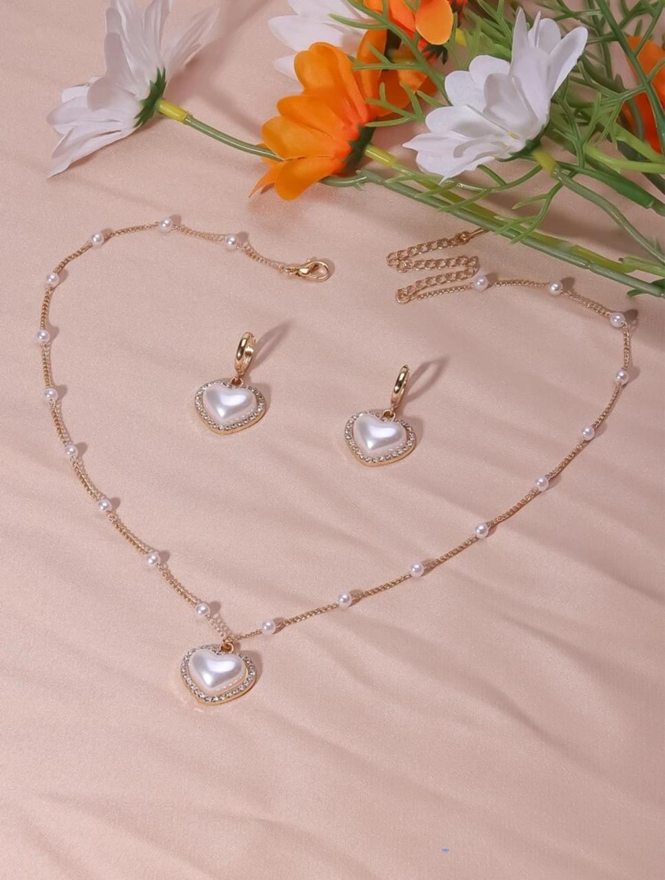 Heart Shape Faux Pearls Necklace Set image 1