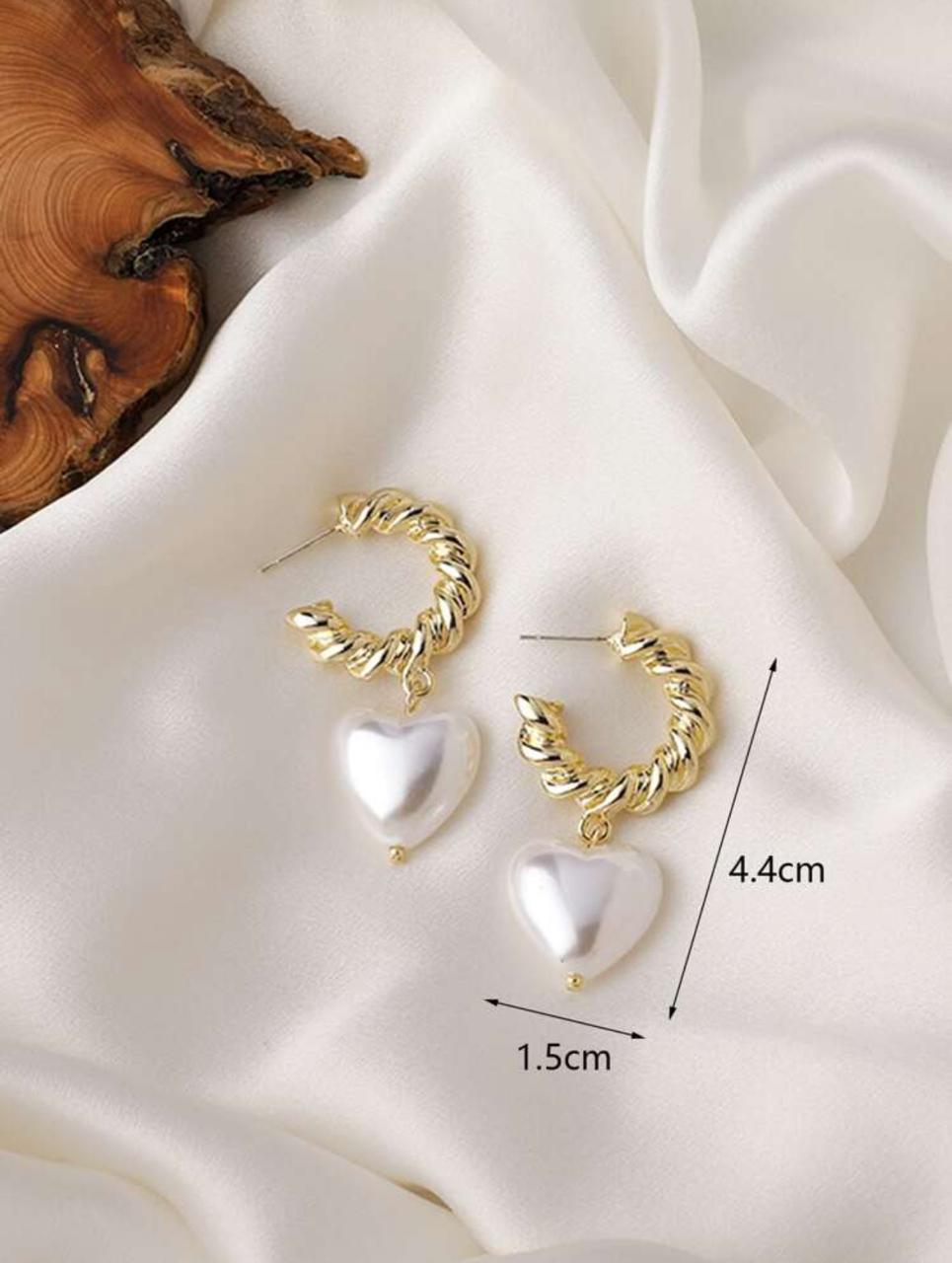 PEARL HEART SHAPED DANGLE image 7