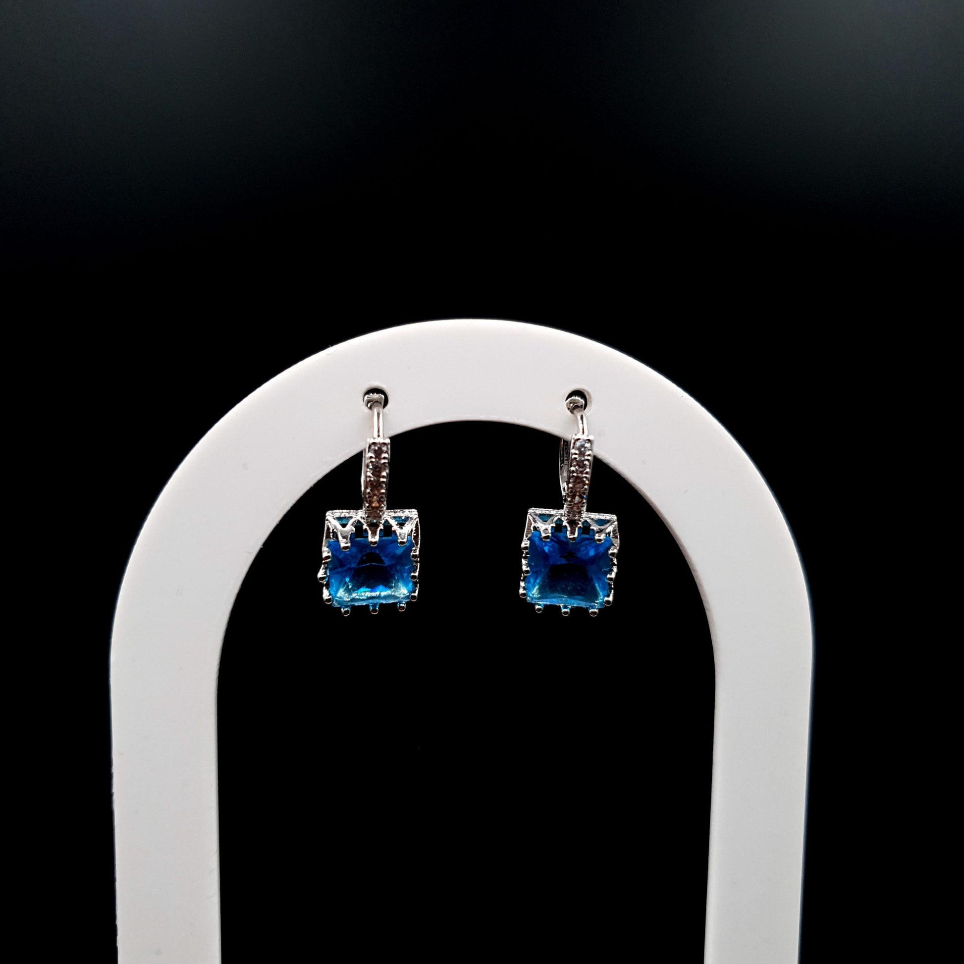 SQUARE EAR HOOPS (BLUE) image 2