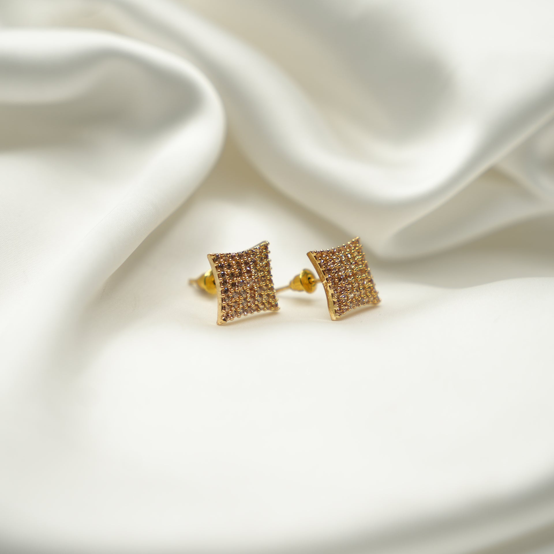 SQUARE STYLE-SILVER, GOLDEN & BLACK image 8