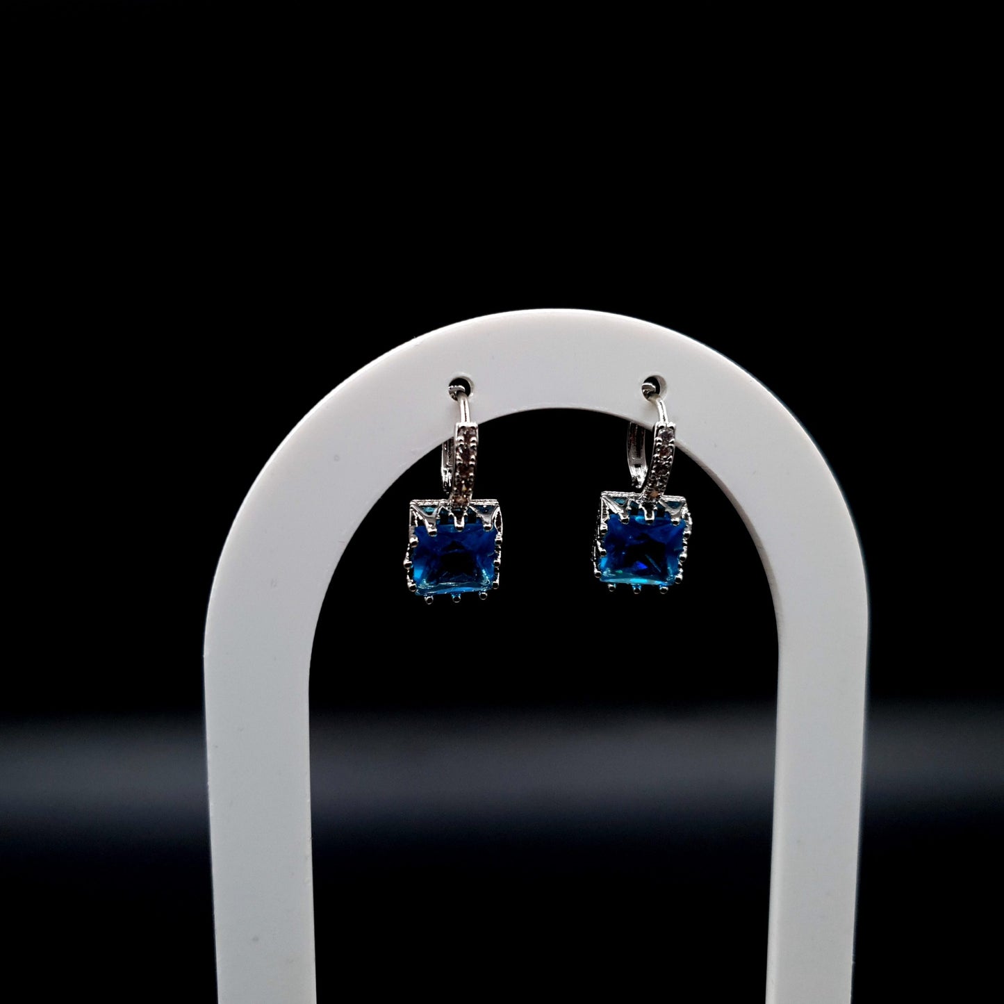 SQUARE EAR HOOPS (BLUE) image 1