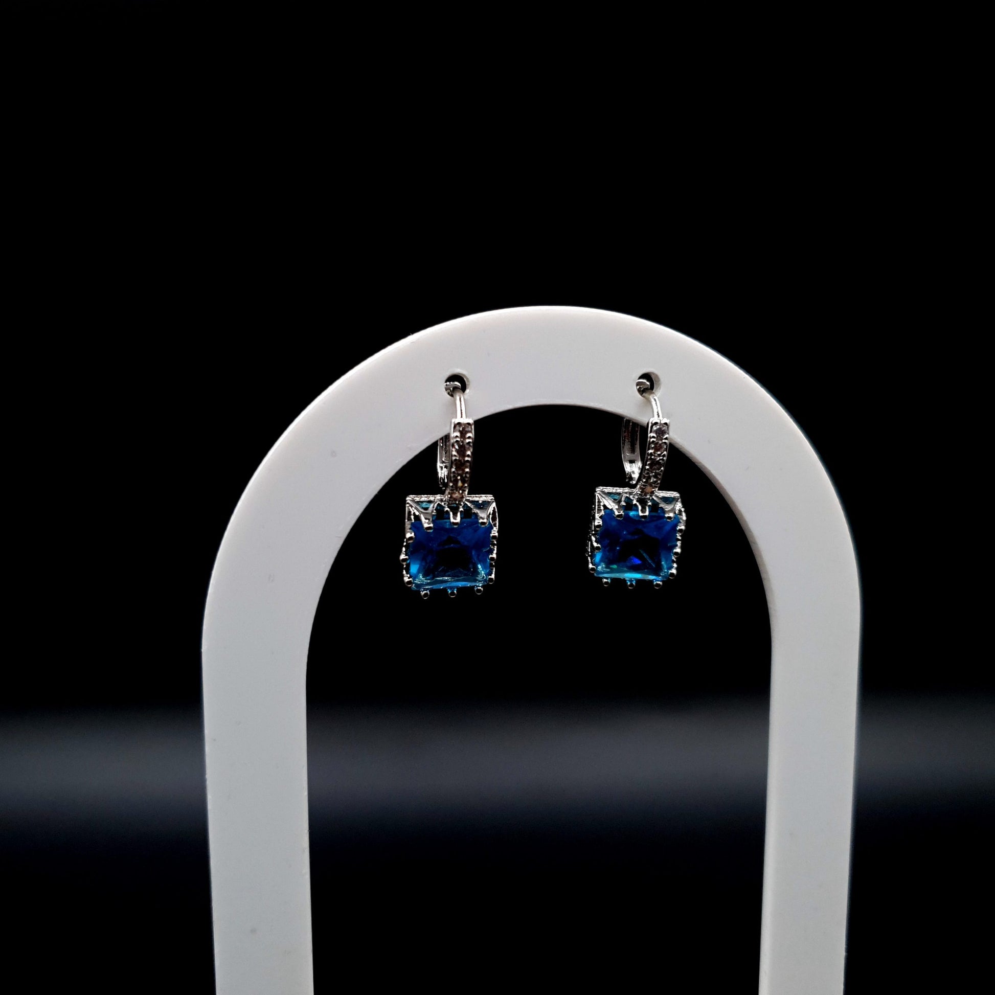 SQUARE EAR HOOPS (BLUE) image 1