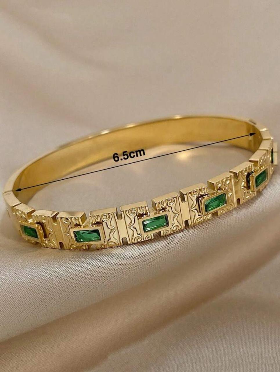 RETRO GOLD CUFF BRACELET image 3