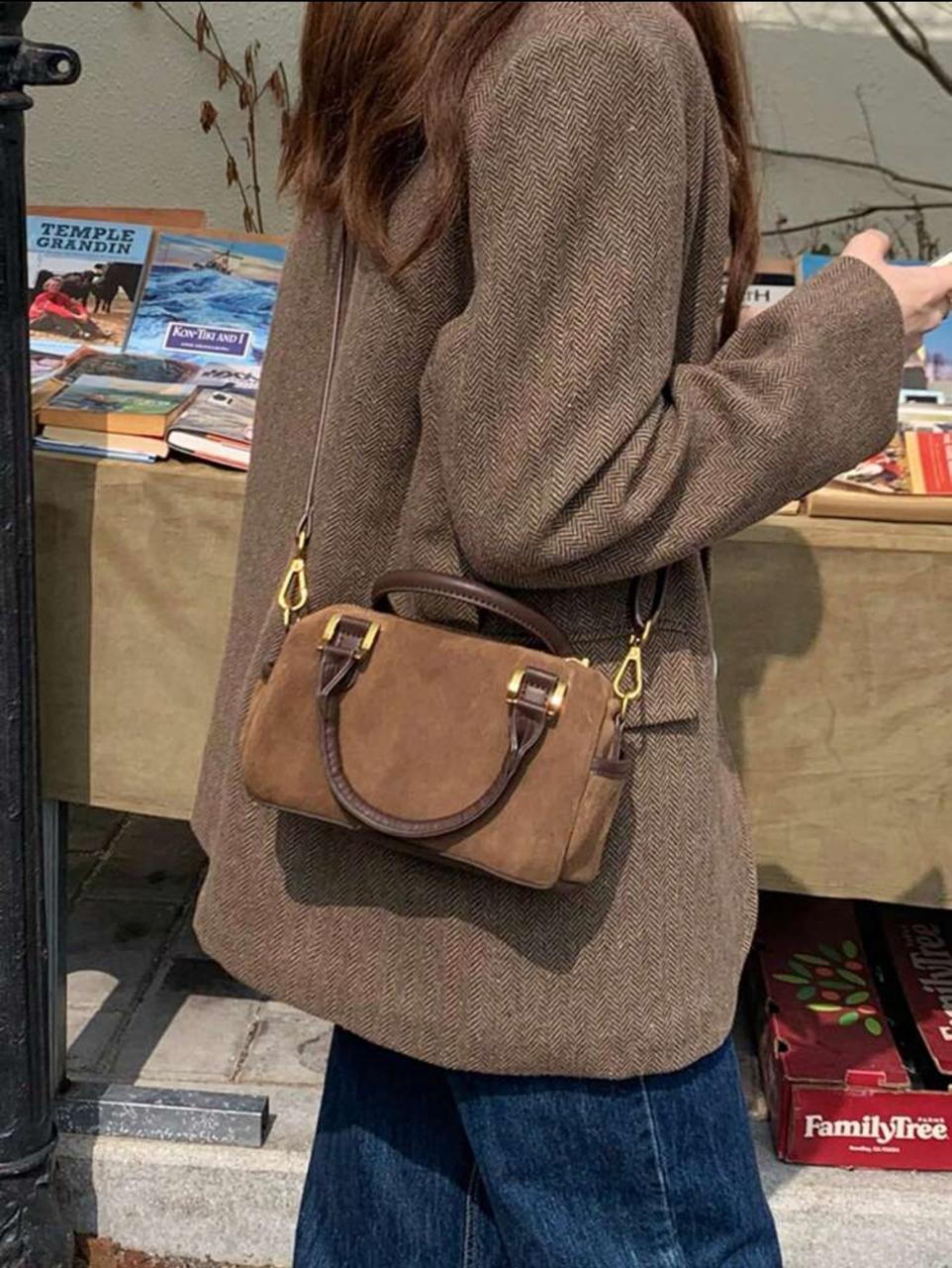 Retro-Style Versatile Shoulder Bag image 4