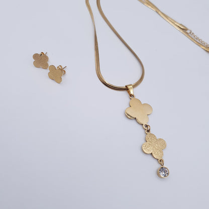 Floral Charm Stainless Steel Necklace Set - Shiny Golden image