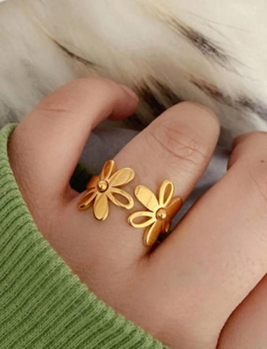 Stainless Steel Flower Design Gold Finger Ring Material: Stainless Steel image 0