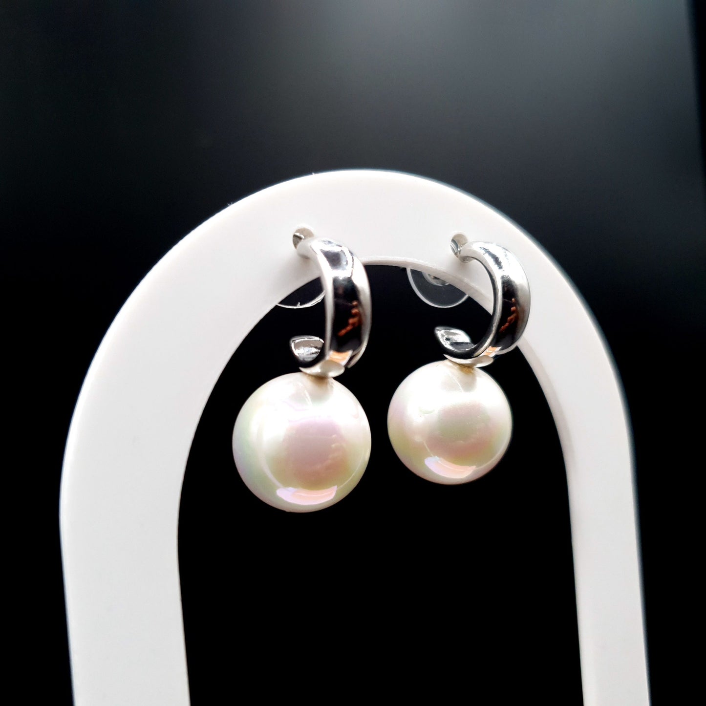 3-D TEAR DROP CRYSTAL STUD image 0