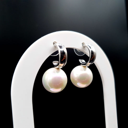 3-D TEAR DROP CRYSTAL STUD image 0